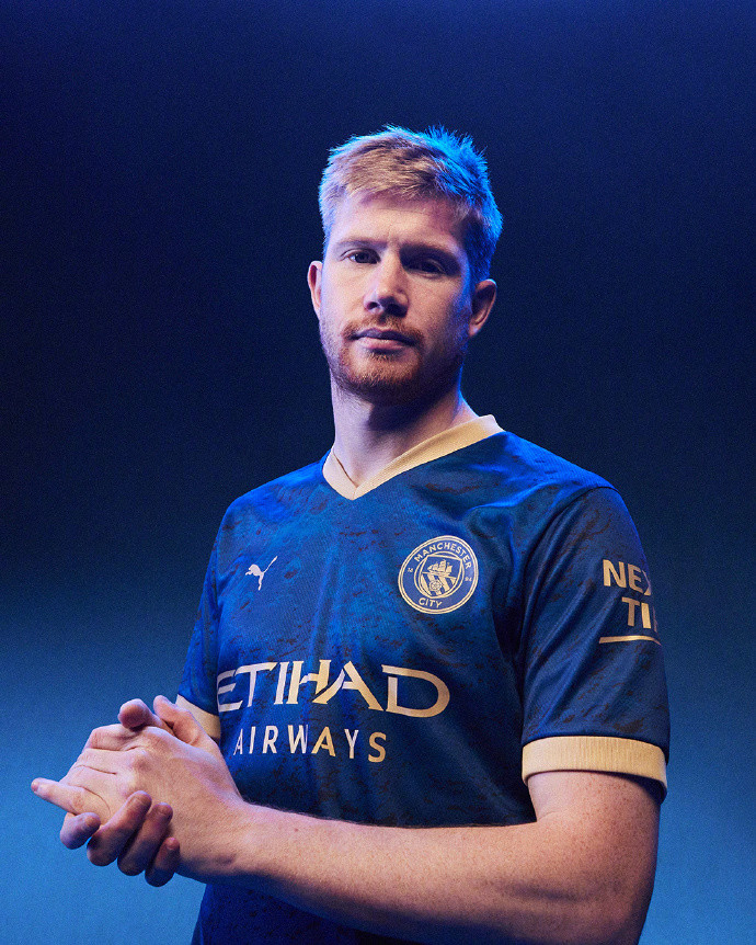 西媒：亚马尔改踢前腰全面爆发，进攻数据耀眼还完成7次抢断