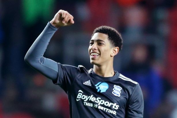 媒体人：CBA新赛季特许鞋名单仅剩胡明轩和赵继伟