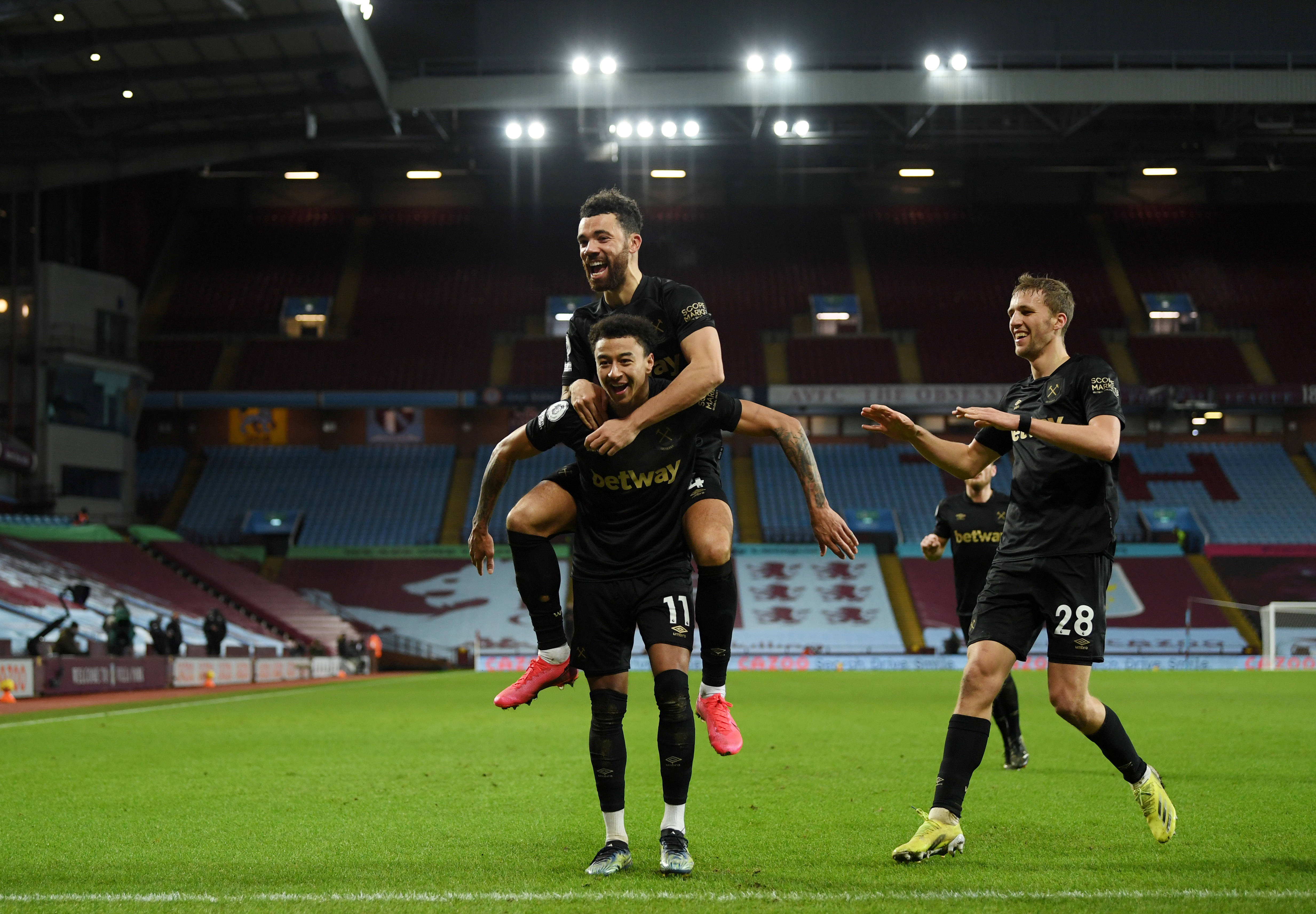 TK谈心中最佳阵容：梅罗入选、魔笛、齐达内、大罗、小罗在列