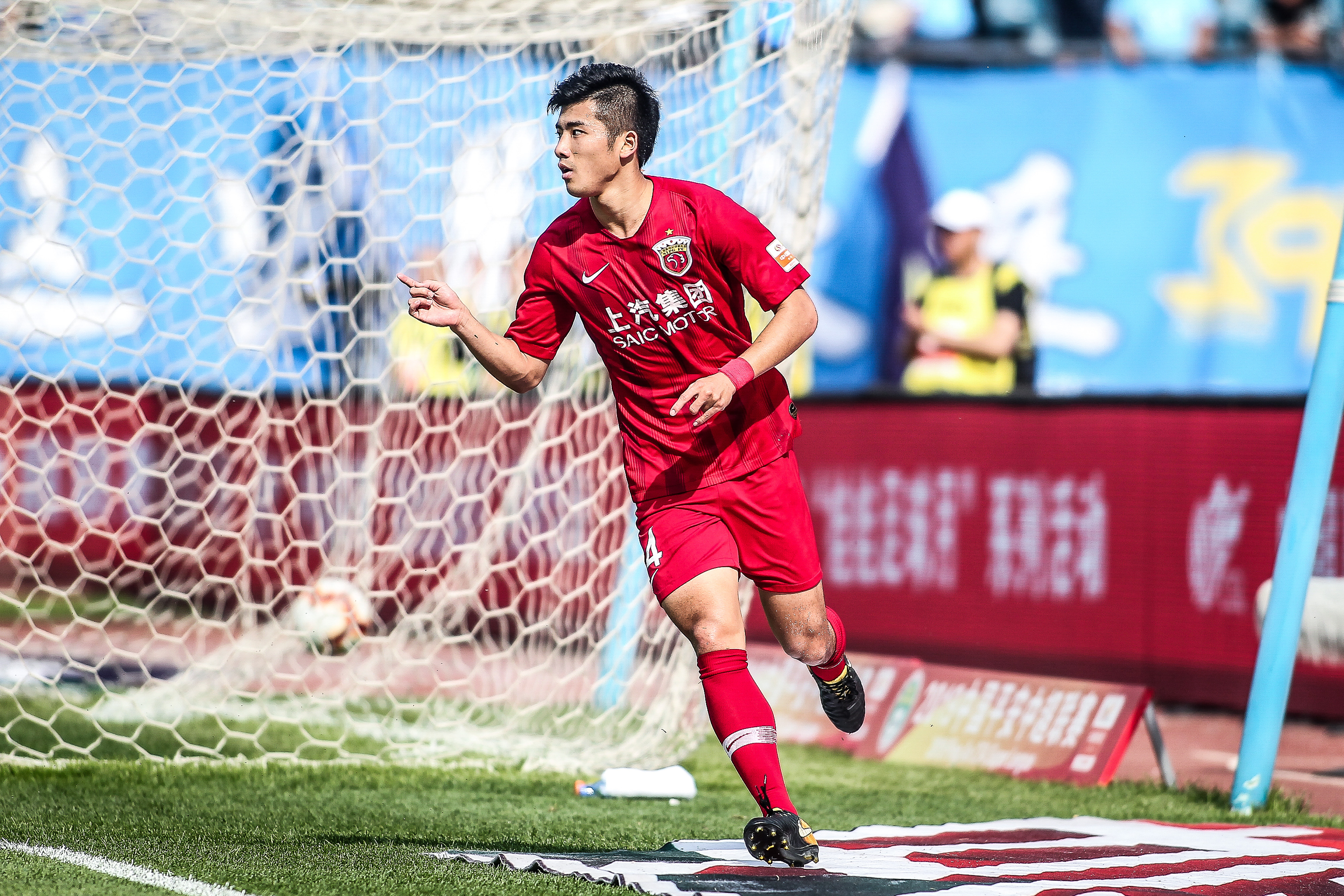 吉鲁回顾枪手生涯：三夺足总杯是巨大成就，争冠受限于阵容（吉鲁回忆阿森纳生涯：三夺足总杯成就非凡，阵容短板成争冠瓶颈）