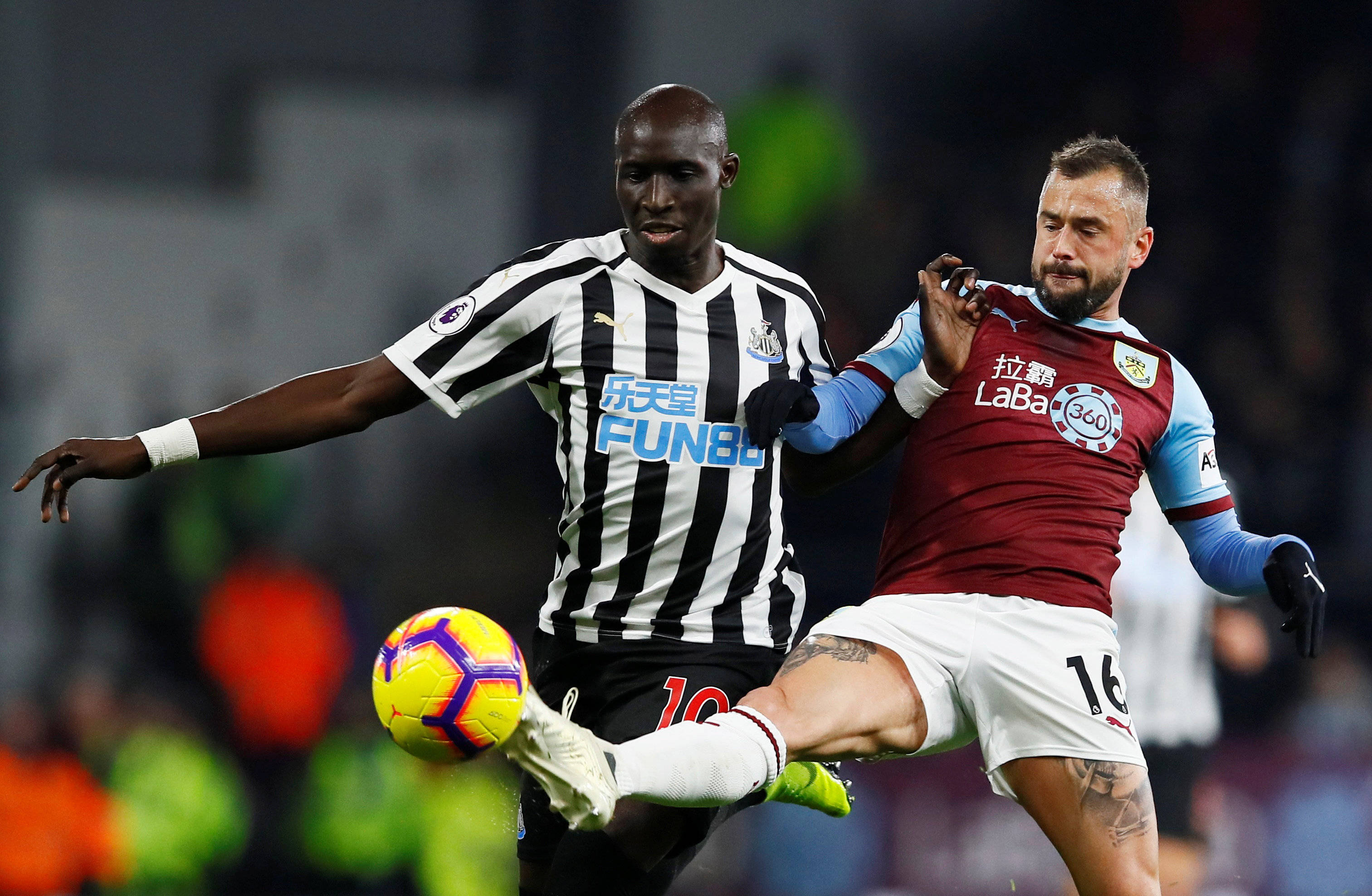 川崎前锋官方：效力10年的40岁韩国前国门郑成龙将自由身离队