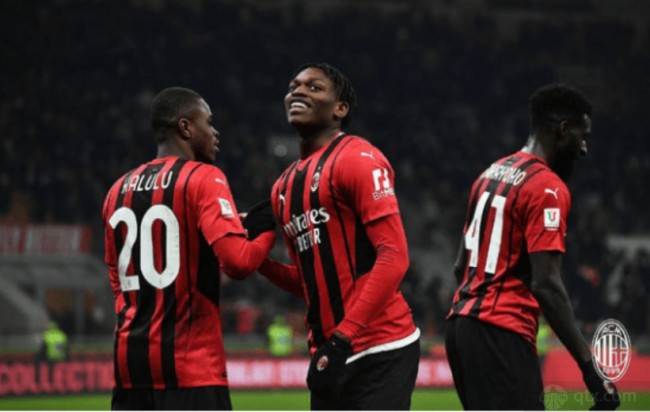 悉尼FC主帅：罗里将伤愈复出，领跑积分榜难免会如芒在背（悉尼FC主帅：罗里即将复出，领跑积分榜压力不小）