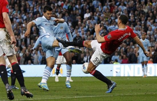 B席48次英超助攻超越阿圭罗，曼城队史仅次于丁丁和D席（B席英超助攻数达48次，已超阿圭罗，曼城队史仅逊德布劳内与大卫席尔瓦）