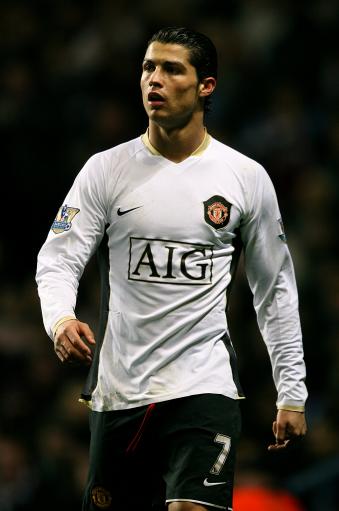 决战时刻致命失误！威金顿14中8得到23分5篮板10助攻