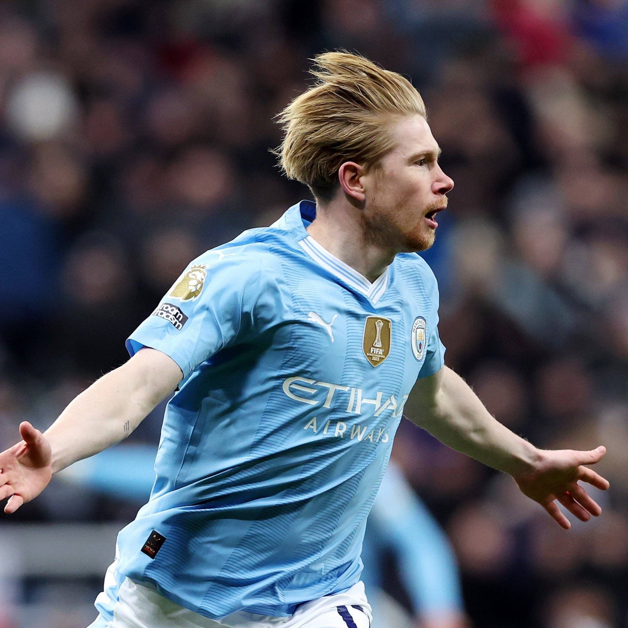 媒体人热议汪士钦染红：估计又得被网暴了，完全不像职业球员（媒体人评汪士钦红牌：恐再陷舆论风波，表现不够职业）